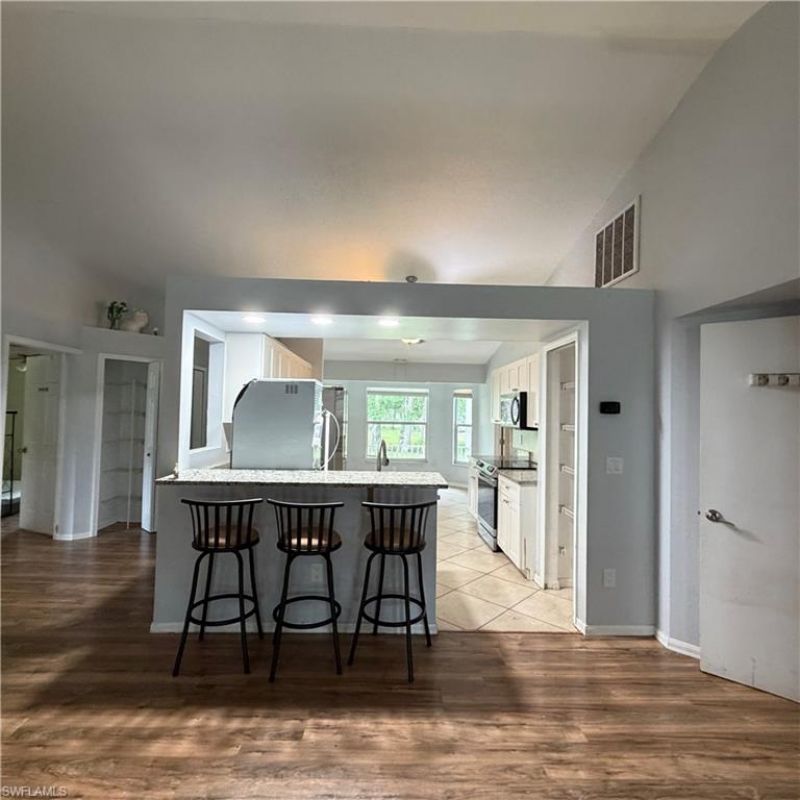281 8th St Se, Naples, FL 34117 Photo