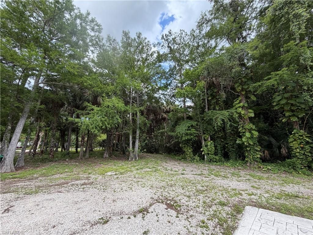 281 8th St Se, Naples, FL 34117 Photo