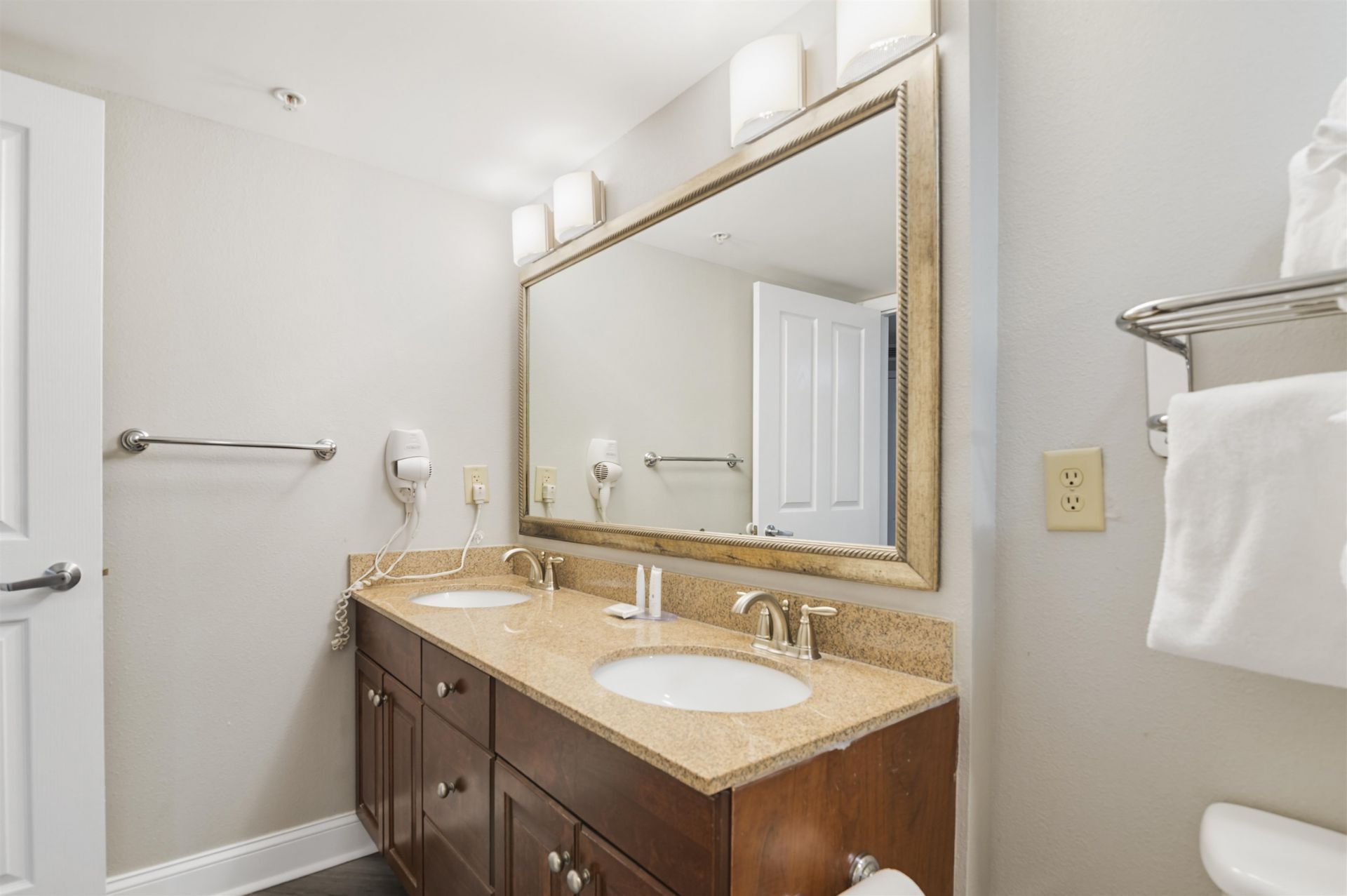 5200 N Ocean Blvd. Photo 20