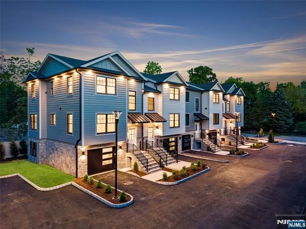 72 Lake Avenue, MIDLAND PARK, NJ 07432