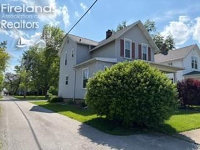 170 Coe Street, Tiffin, OH 44883 Photo 2