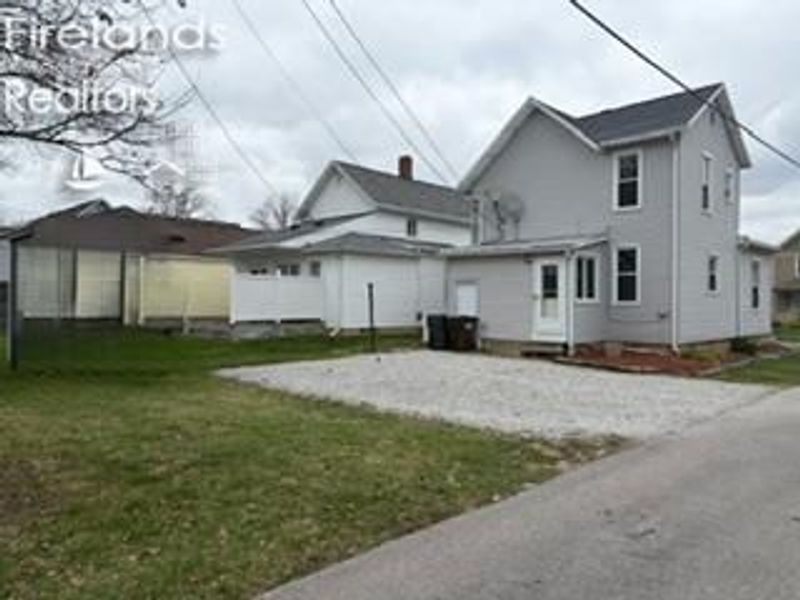 170 Coe Street, Tiffin, OH 44883 Photo 3