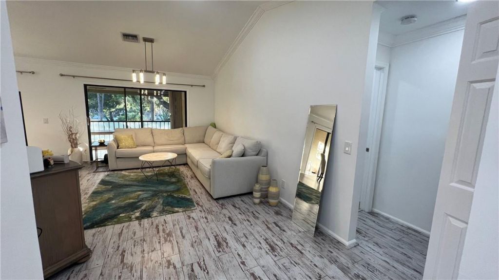 5580 Coach House Circle, Unit F, Boca Raton, FL 33486 Photo
