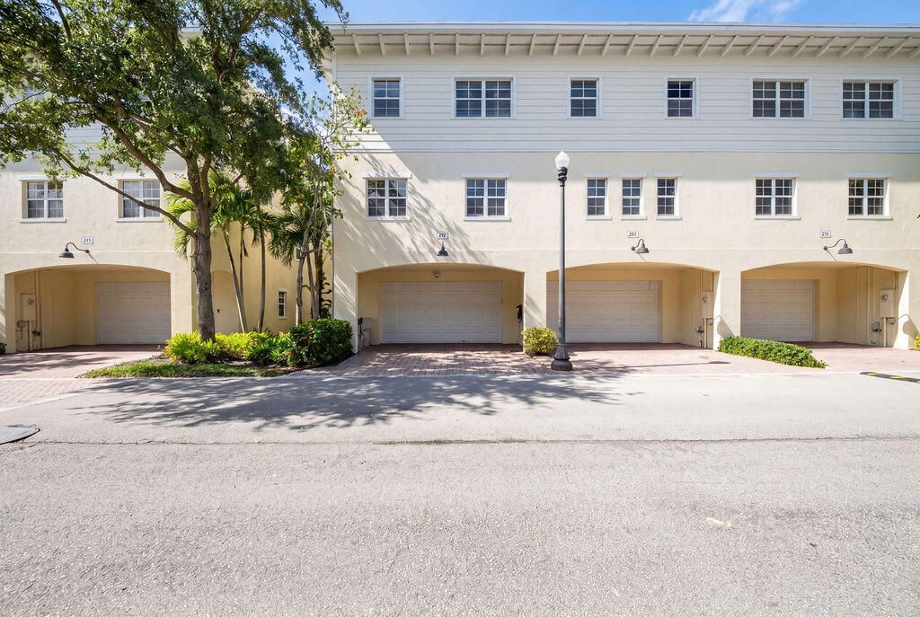 261 SW 6th Place, Pompano Beach, FL 33060 Photo