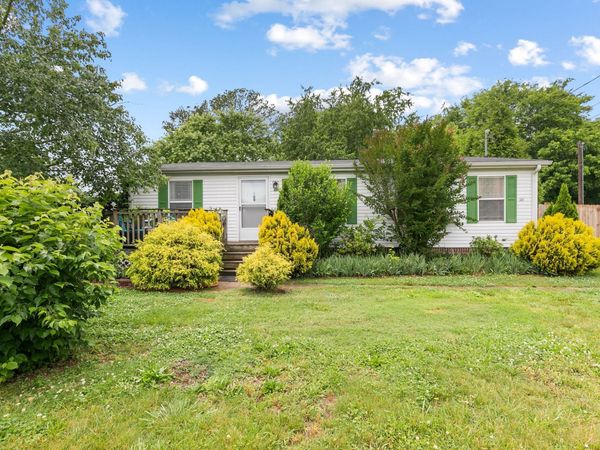225 Nowlin Dr, Columbia, TN 38401
