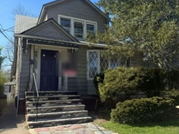 12 Hillcrest Rd, Maplewood, NJ 07040