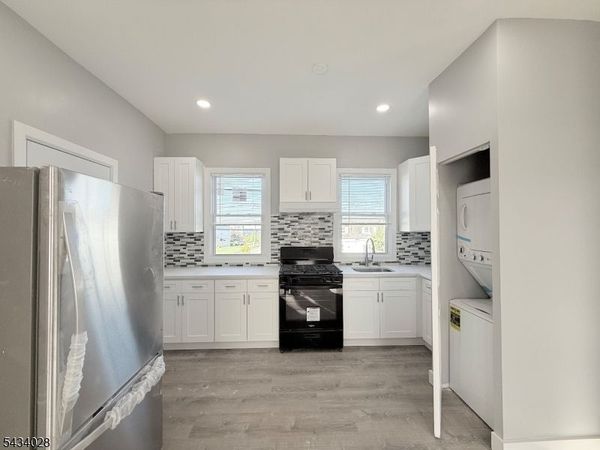 46 Hayward Ave, Carteret, NJ 07008