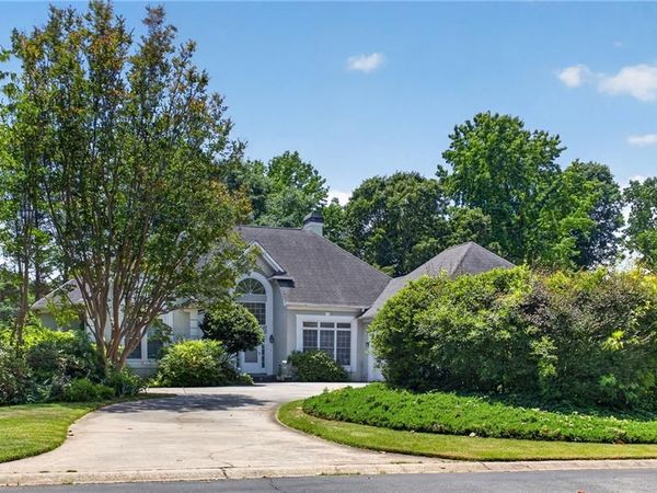 213 Hawick Lane, Mcdonough, GA 30253