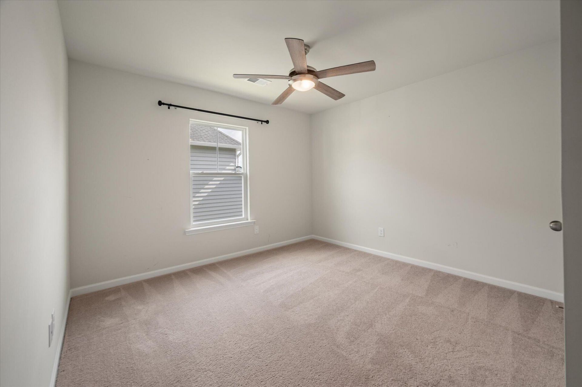 233 Narrowleaf Avenue Photo 33