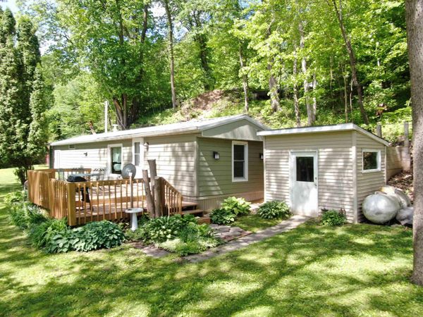 2632 Northern Pike Lane, Lansing, IA 52151