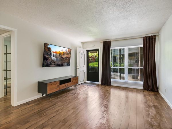 2425 Ashdale DR, Unit 32, Austin, TX 78757