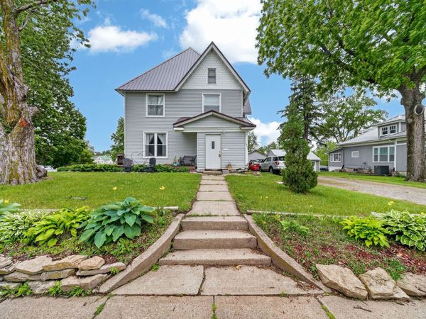 1332 Braden Avenue, Chariton, IA 50049