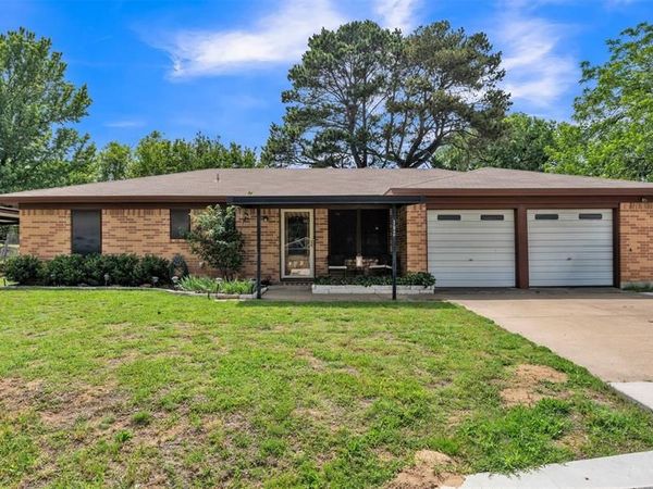102 Thomas Street, Joshua, TX 76058