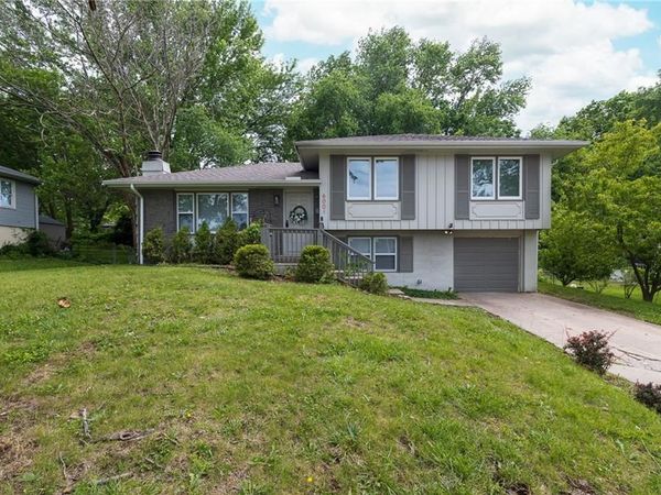 6001 Fairlane Drive, Kansas City, MO 64134