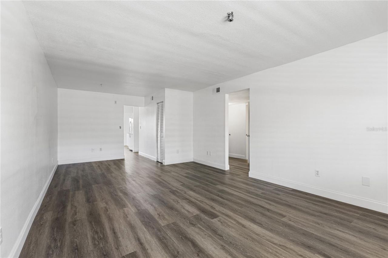 5080 Locust Street Ne, Unit 322, Saint Petersburg, FL 33703 Photo