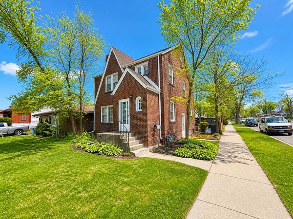 1527 Brookside Avenue , Waukegan, IL 60085