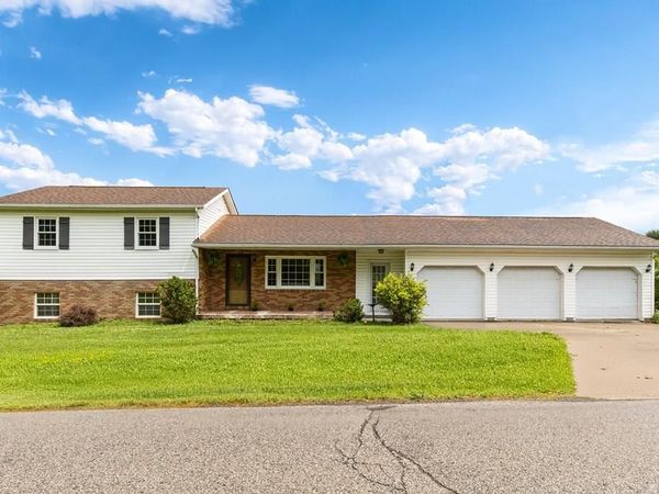 9176 Fork Ridge Road, Glen Easton, WV 26039