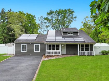 4 Hale Lane Coram, NY 11727