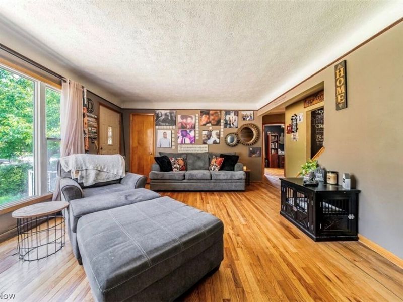 1866 Braeburn Park Drive, Euclid, OH 44117 Photo 5