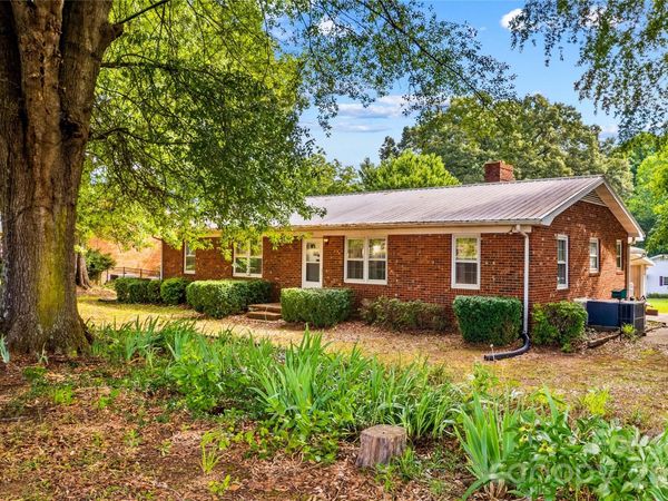 1059 Shearers Road, Mooresville, NC 28115