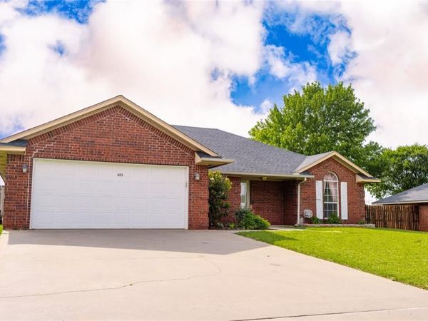 321 Peggy Drive, Elk City, OK 73644
