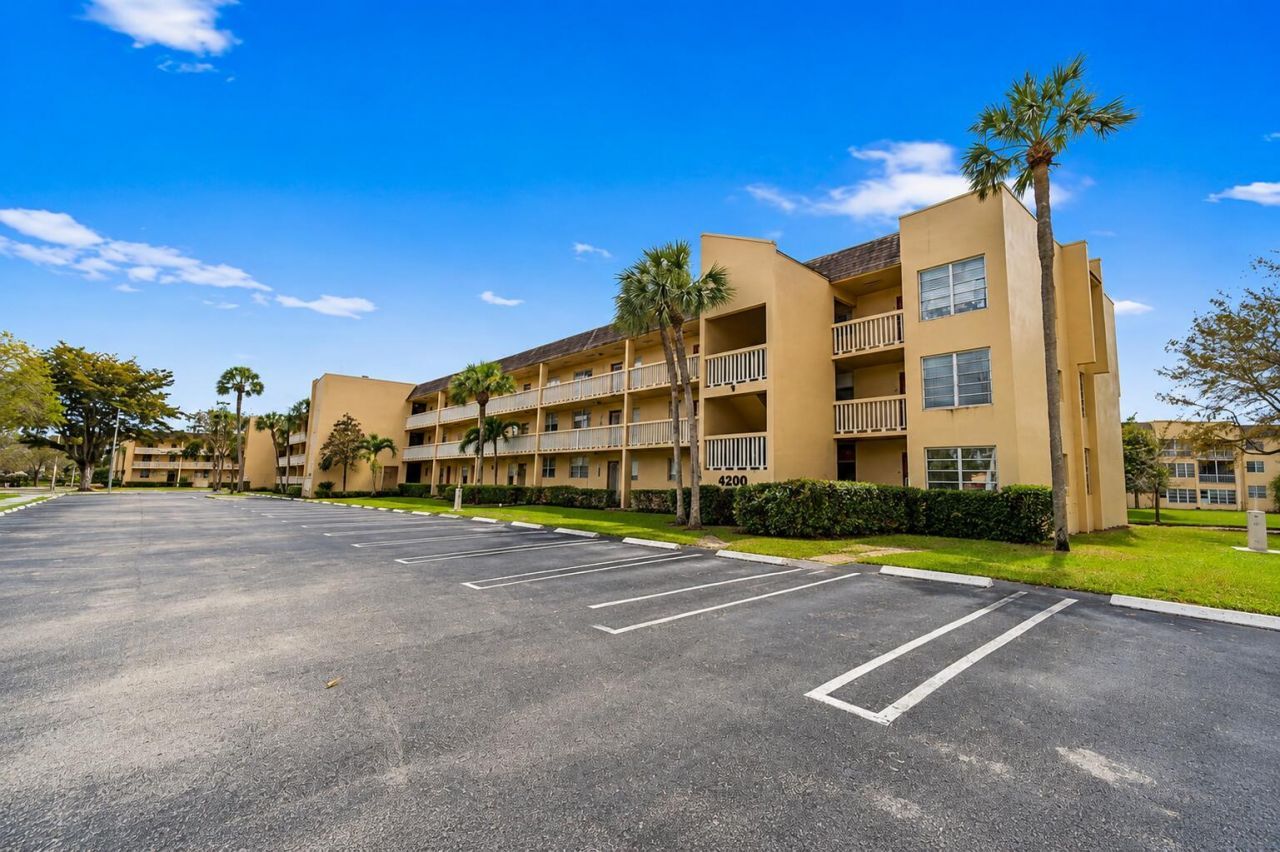 6300 NW 62nd Street, Unit 308, Tamarac, FL 33319 Photo