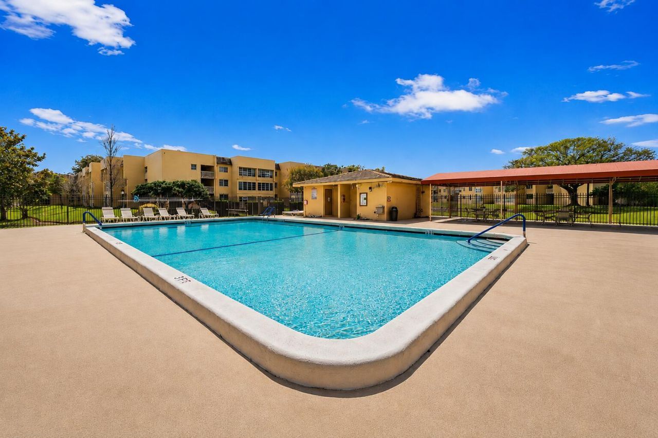 6300 NW 62nd Street, Unit 308, Tamarac, FL 33319 Photo