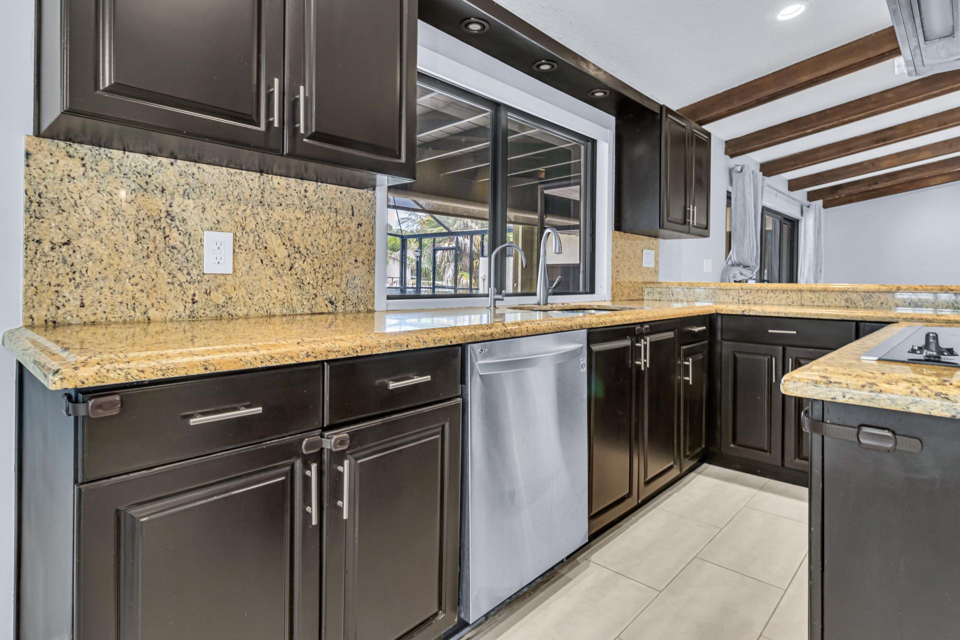 1083 NW 97th Avenue, Plantation, FL 33322 Photo