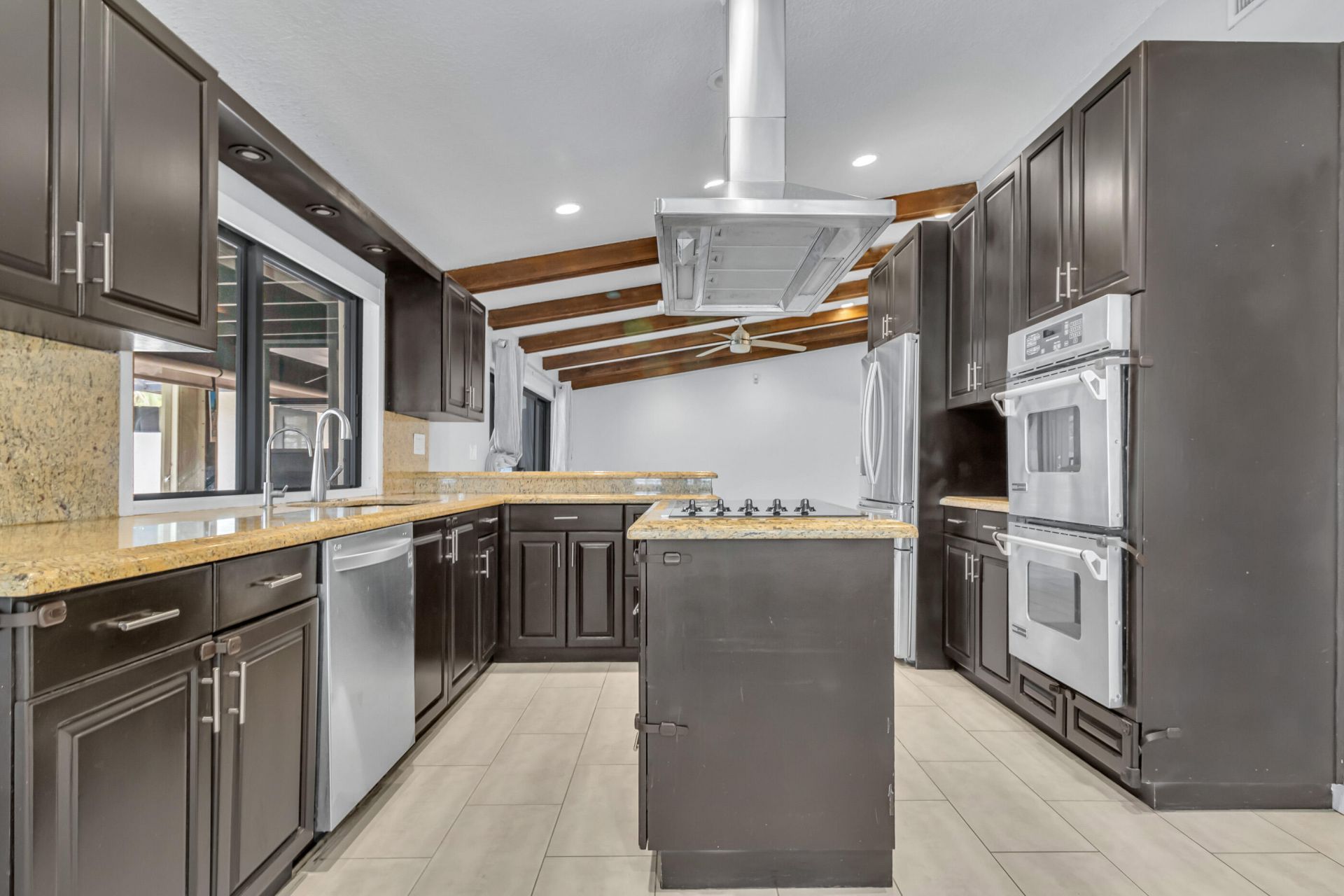 1083 NW 97th Avenue, Plantation, FL 33322 Photo