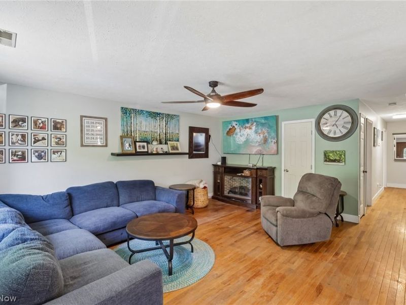 7436 Jeremy Avenue, Mentor, OH 44060 Photo 3