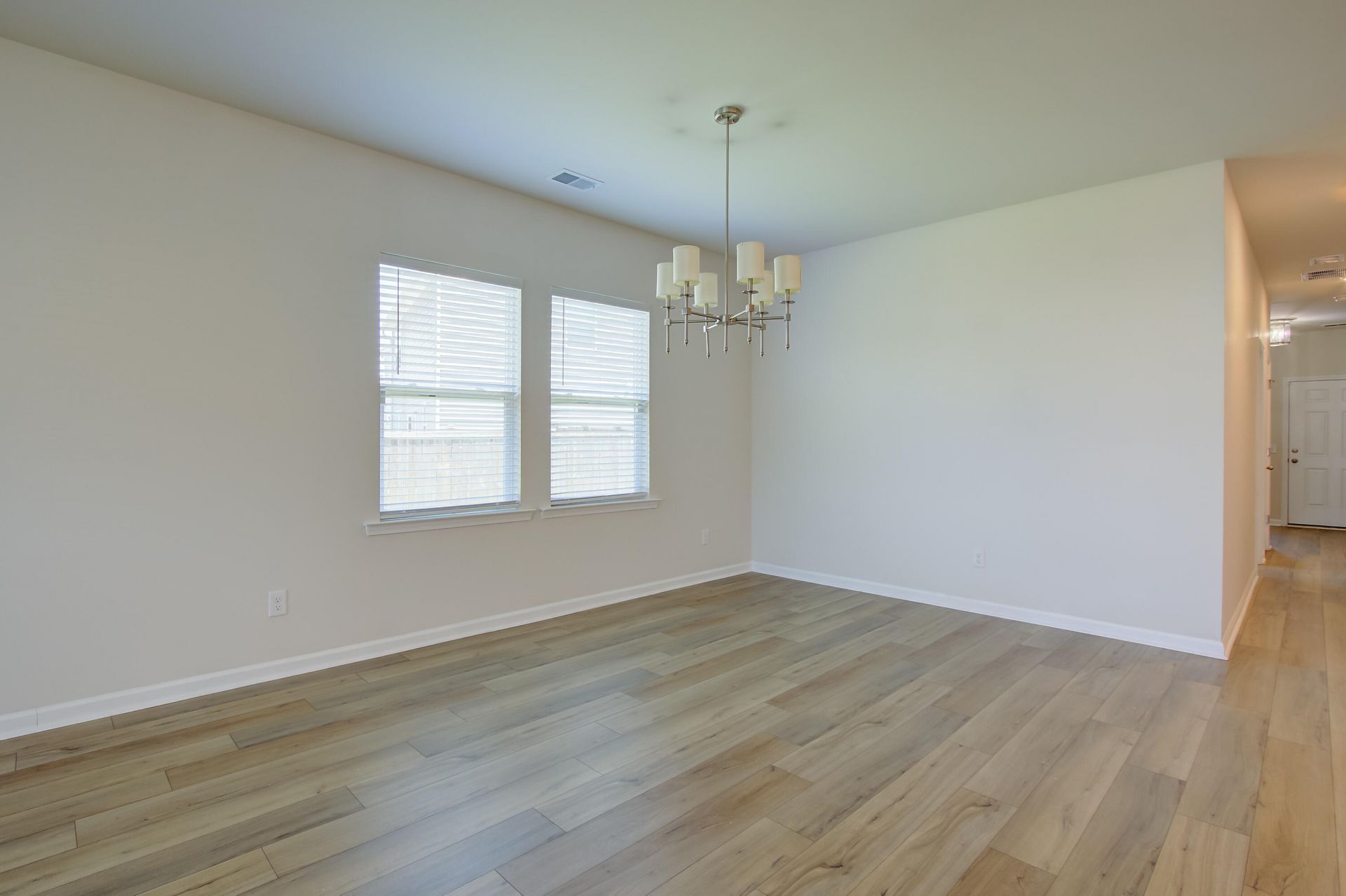 714 Mcroy Street Photo 10