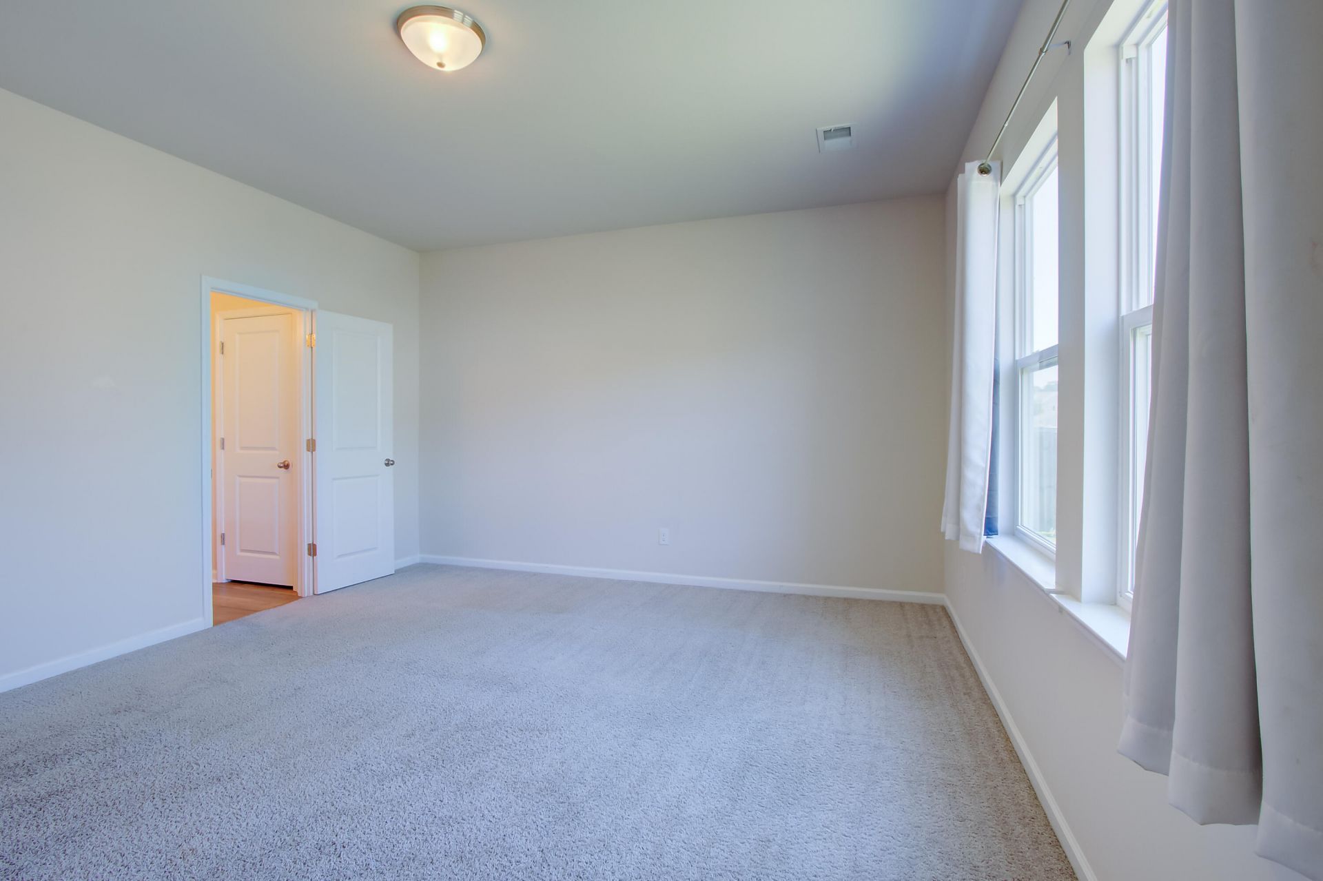714 Mcroy Street Photo 11