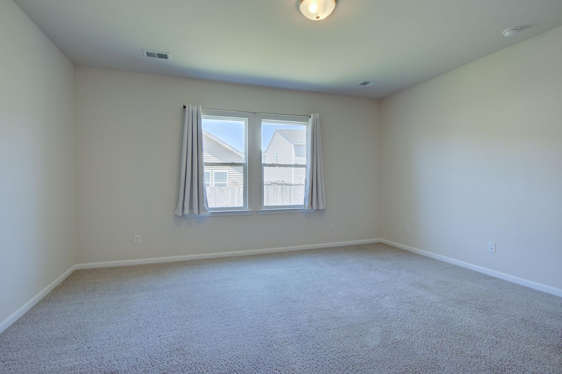 714 Mcroy Street Photo 12