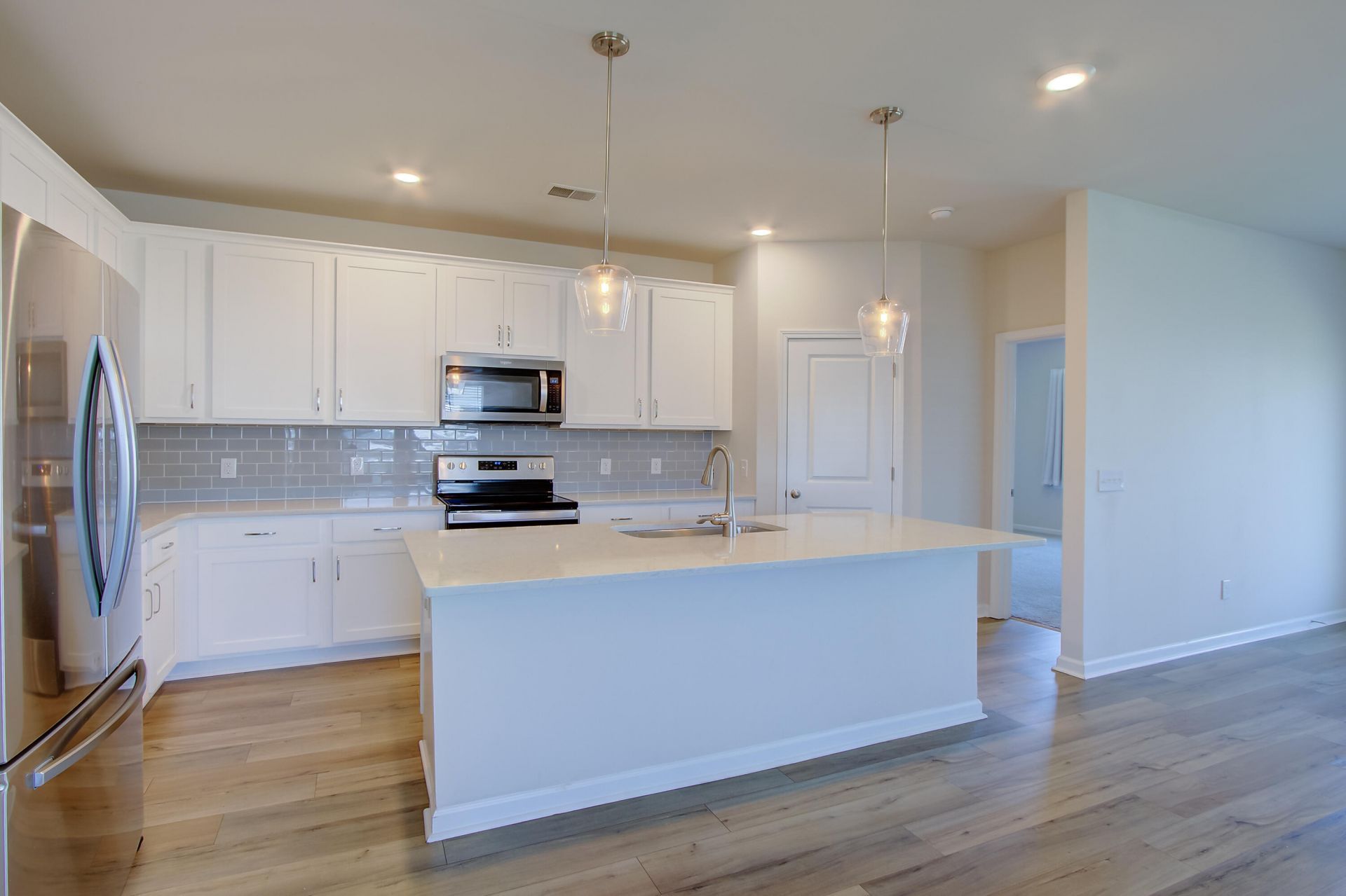 714 Mcroy Street Photo 6