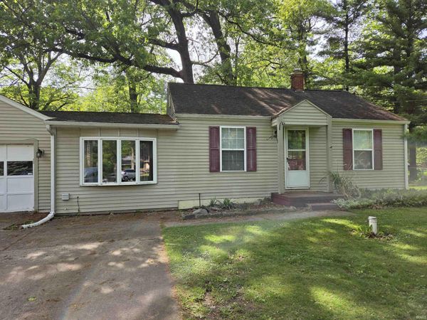 55393 Butternut Road, South Bend, IN 46628