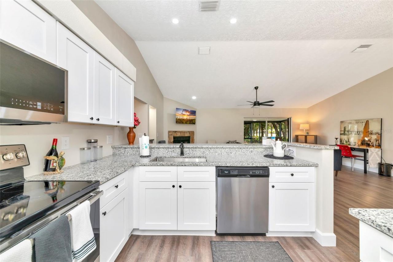 6104 26th Avenue E, Bradenton, FL 34208 Photo