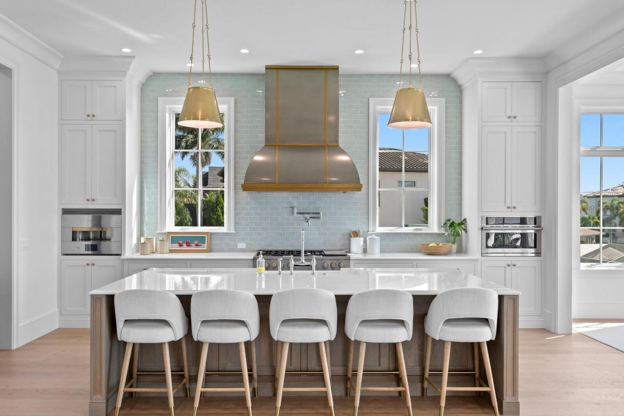 16 Sandpiper Road, Tampa, FL 33609 Photo