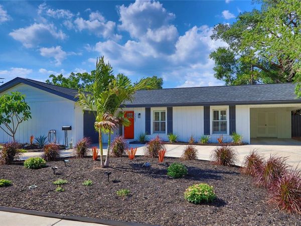 3307 NAKORA DRIVE, TAMPA, FL 33618