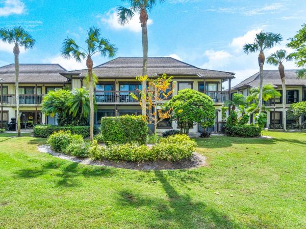 13334 Polo Club Road, Unit 216, Wellington, FL 33414