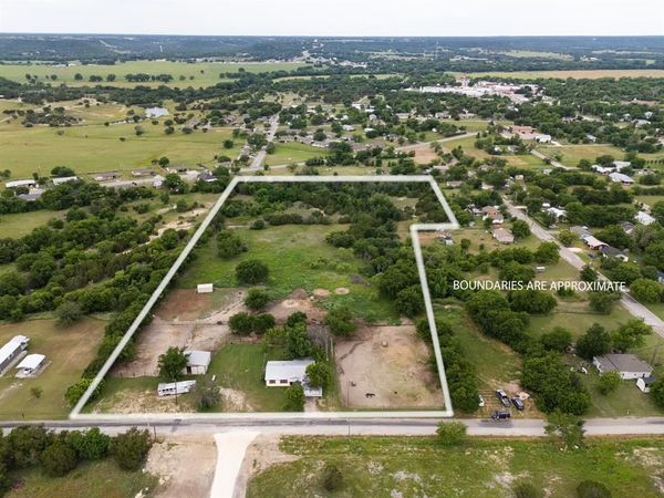 418 S Broadway Street, Meridian, TX 76665