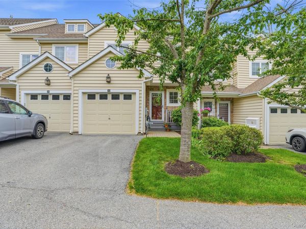32 Rolling Ridge Road, Hyde Park, NY 12538