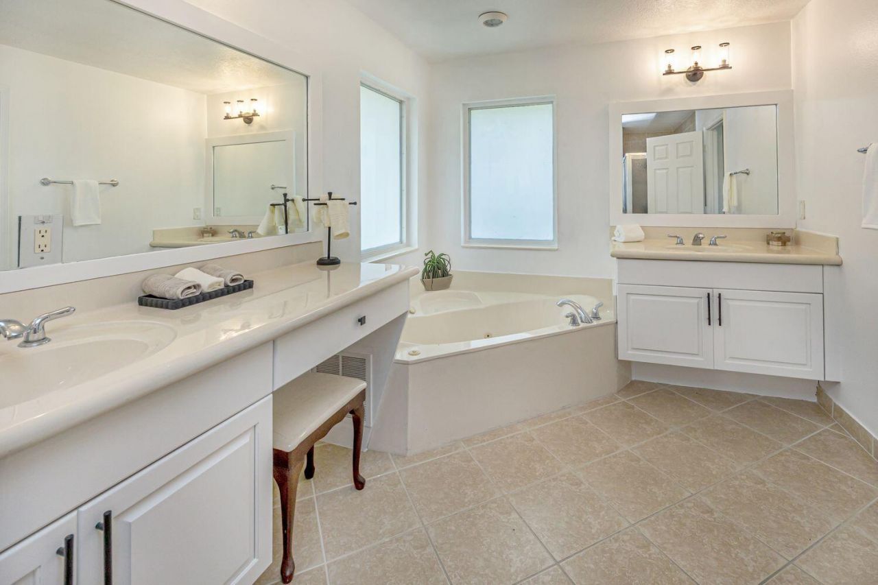 1879 Hidden Trail Lane, Weston, FL 33327 Photo