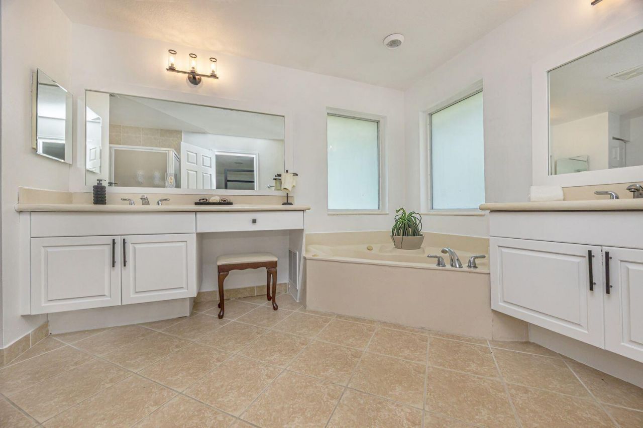 1879 Hidden Trail Lane, Weston, FL 33327 Photo