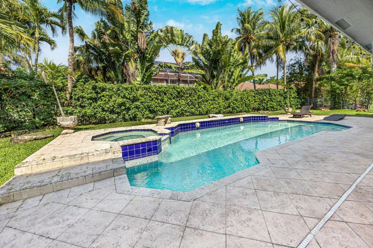 1879 Hidden Trail Lane, Weston, FL 33327 Photo