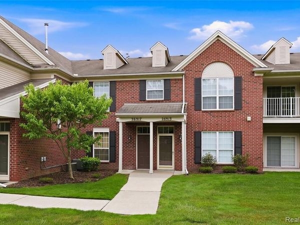 26917 Carrington Place , Harrison Twp, MI 48045