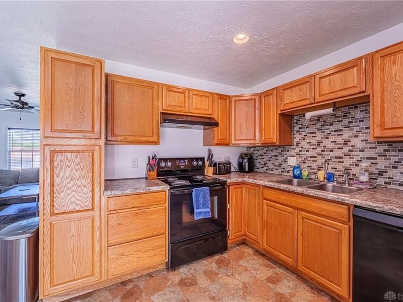 963 Weinland Drive, Park Layne, OH 45344 Photo 37