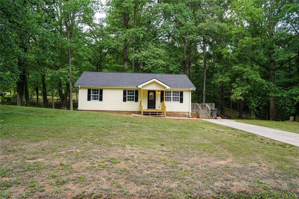 11 Mountainside Drive E, Dawsonville, GA 30534 Main Photo
