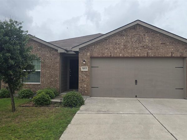 5013 Cressler LN, Jarrell, TX 76537