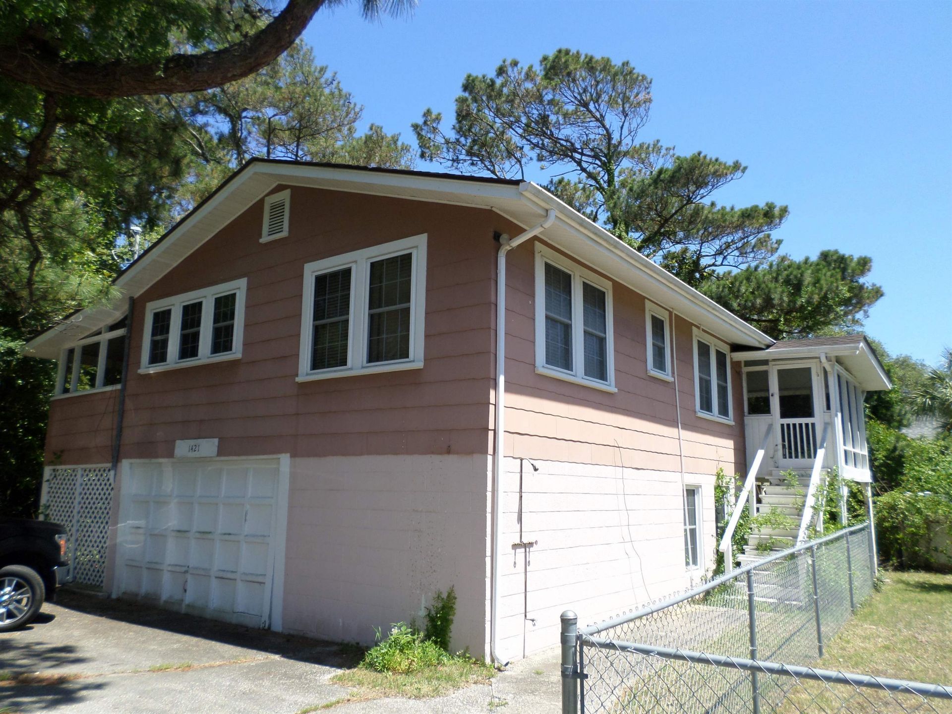 1421 Havens Dr. Photo 15
