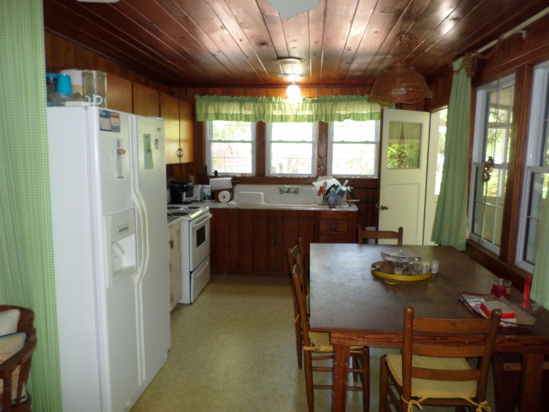 1421 Havens Dr. Photo 5